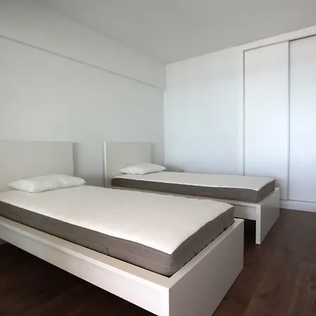 Primera Linea De 2d * Benidorm